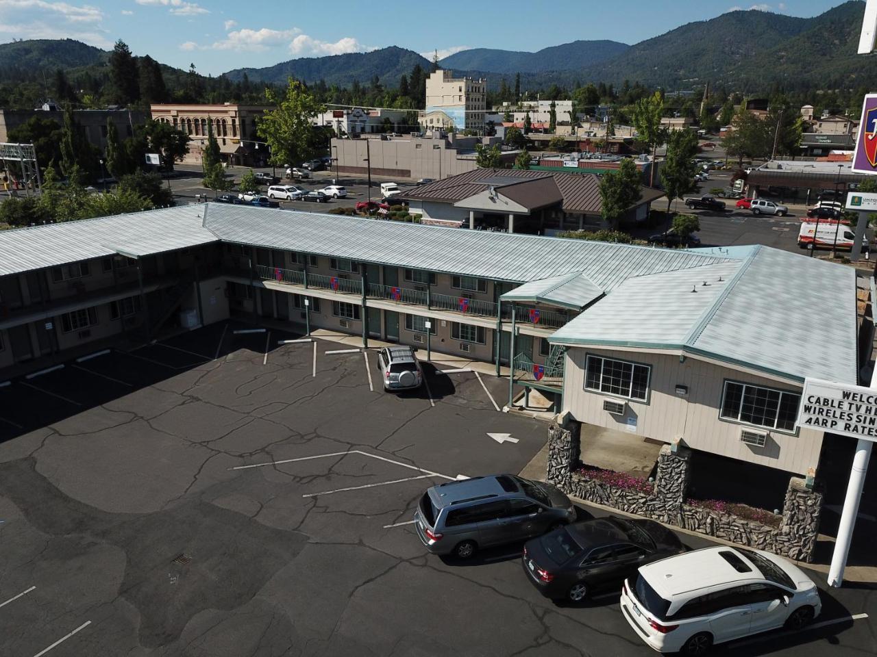 Knights Inn Motel แกรนท์พาส ภายนอก รูปภาพ