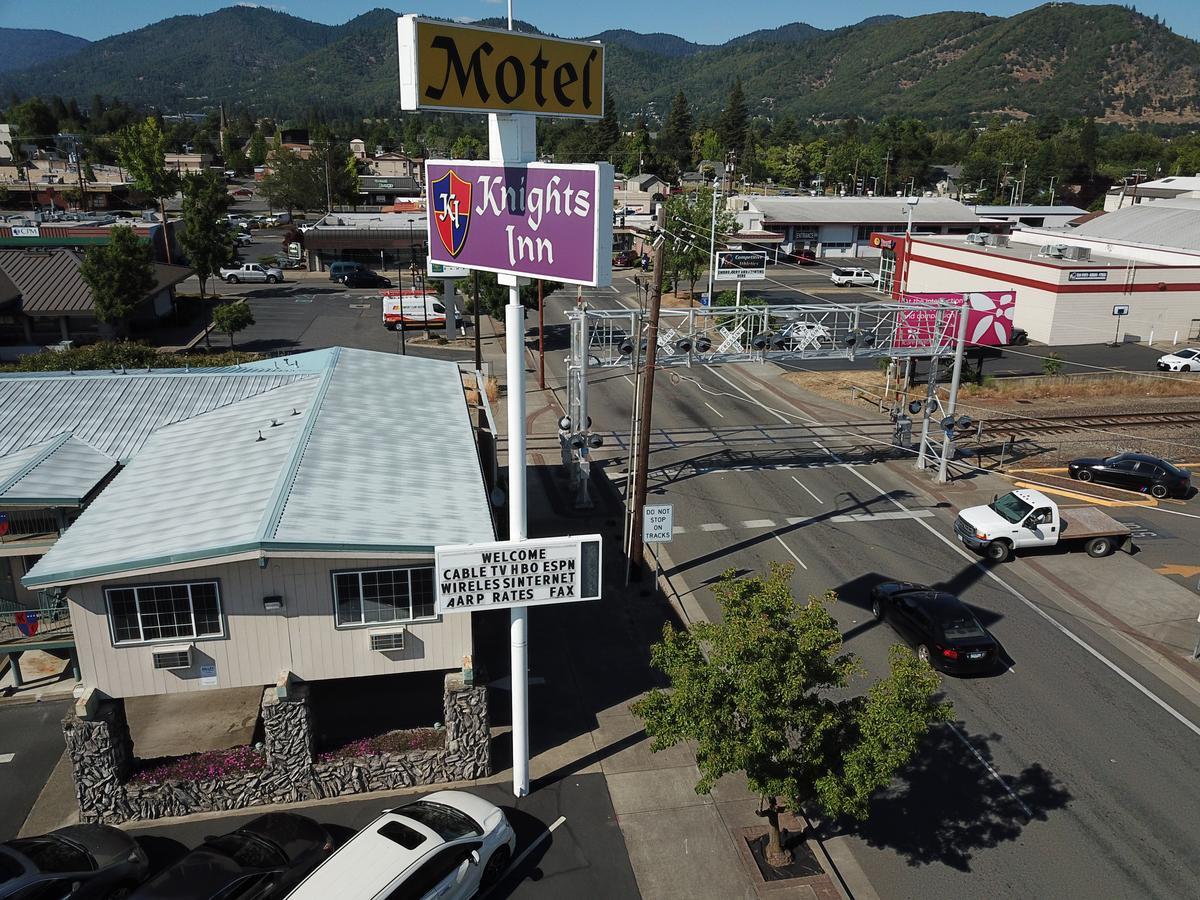 Knights Inn Motel แกรนท์พาส ภายนอก รูปภาพ